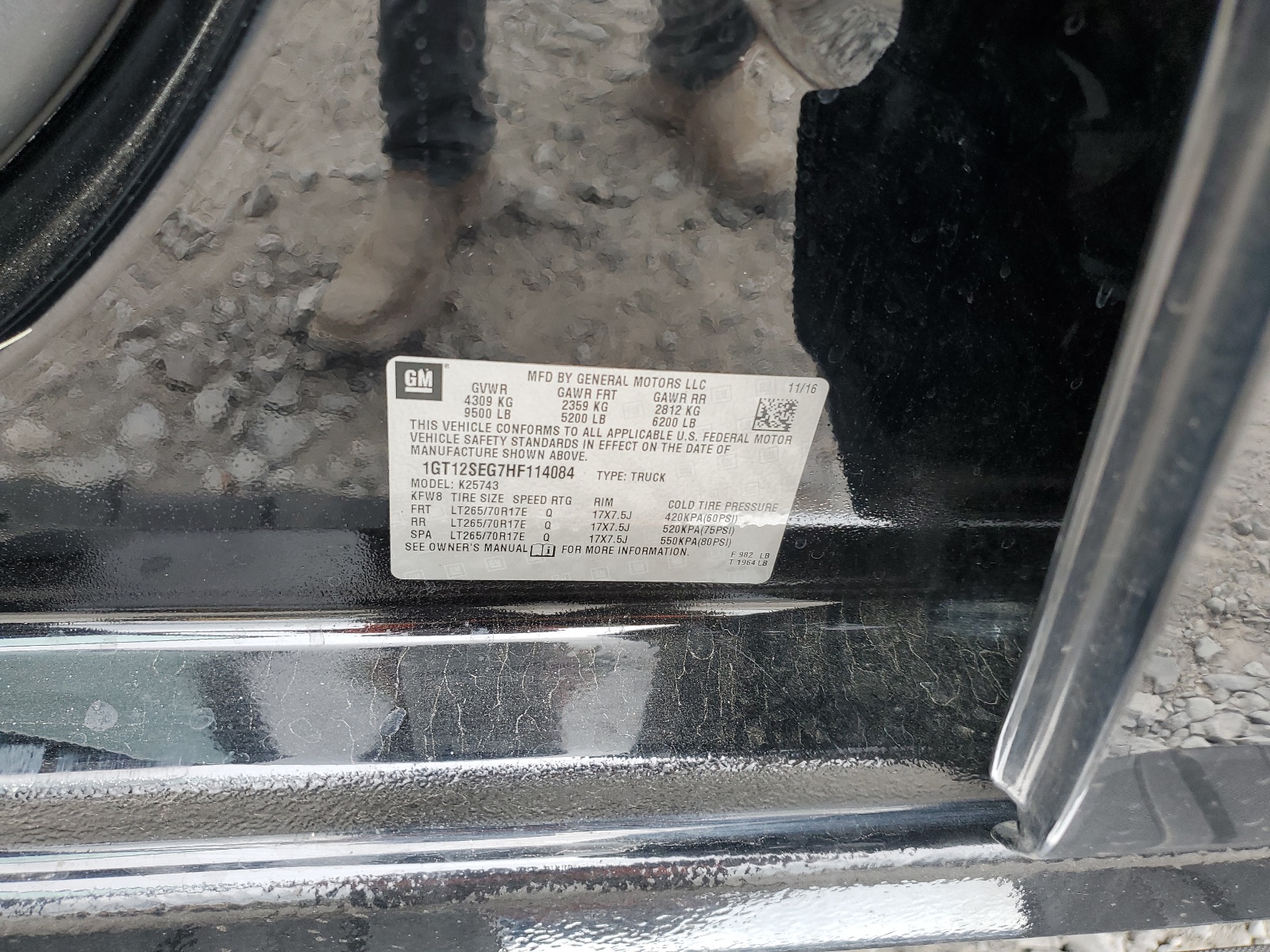 1GT12SEG7HF114084 2017 GMC Sierra K2500 Sle