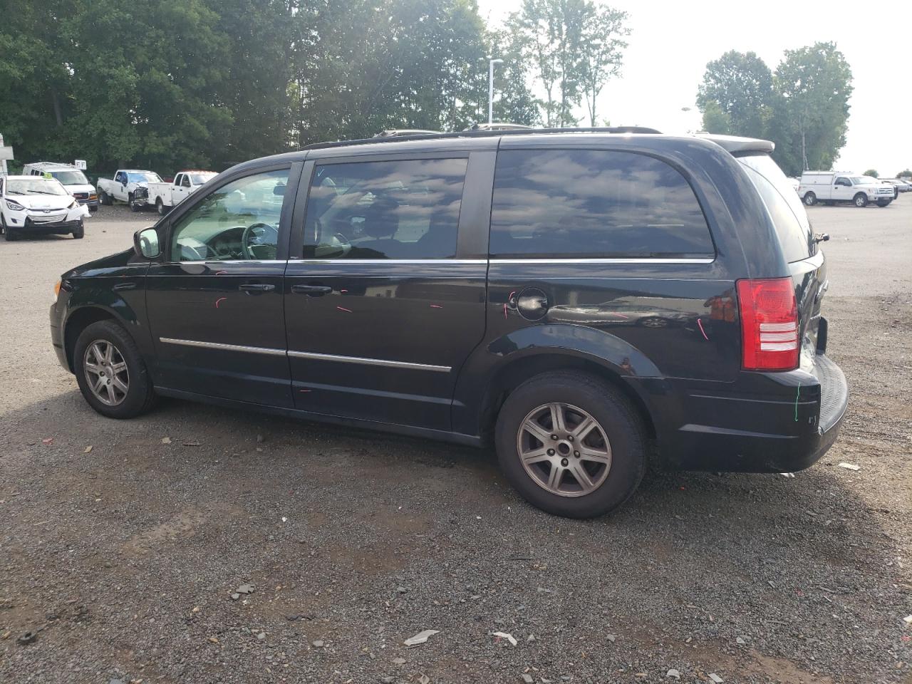 2010 Chrysler Town & Country Touring VIN: 2A4RR5D18AR328877 Lot: 62855964