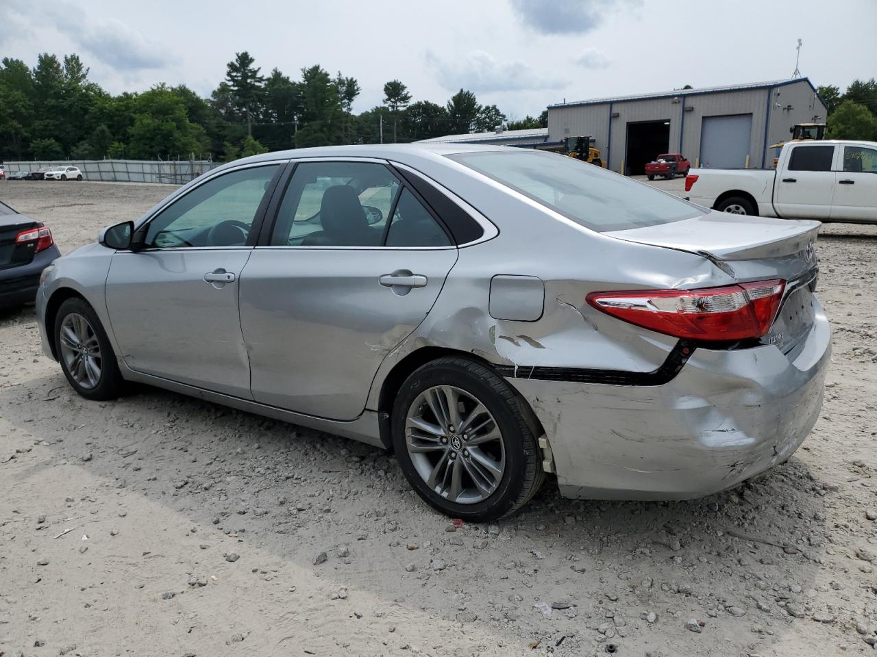 4T1BF1FK7HU406427 2017 TOYOTA CAMRY - Image 2