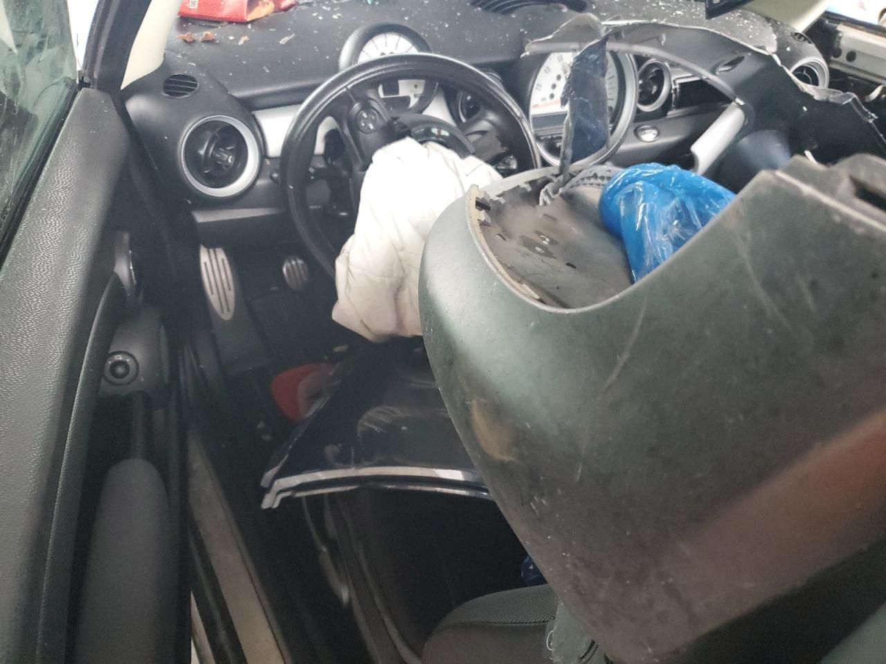 2011 Mini Cooper VIN: WMWSU3C53BT182992 Lot: 62036654