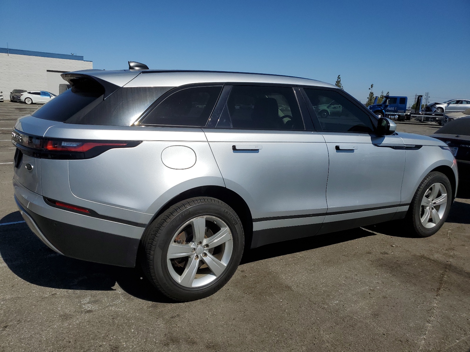 2018 Land Rover Range Rover Velar S vin: SALYB2RX0JA737759