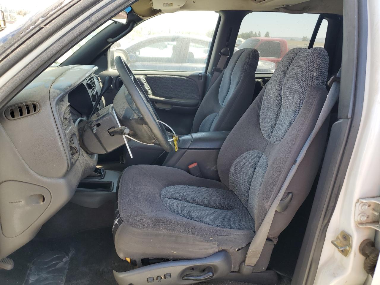 1999 Dodge Durango VIN: 1B4HS28ZXXF522750 Lot: 65270904