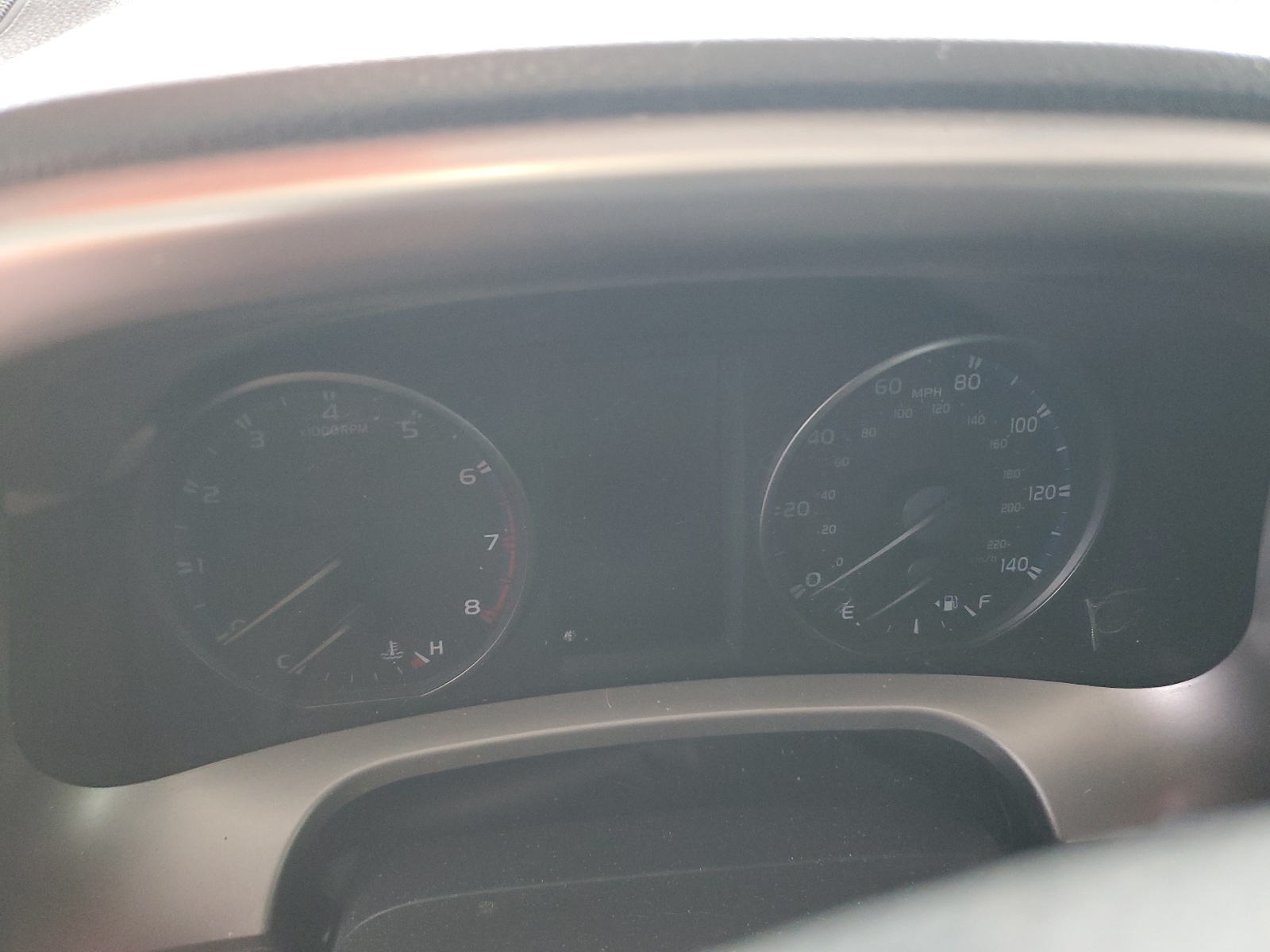 JTMZFREV9HJ118584 2017 Toyota Rav4 Le