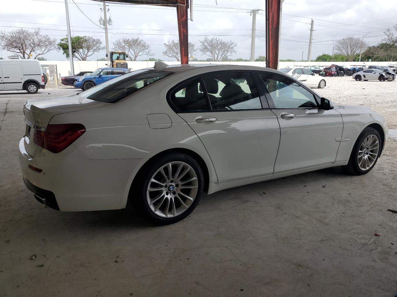 VIN WBAYA6C5XDD143639 2013 BMW 7 SERIES no.3