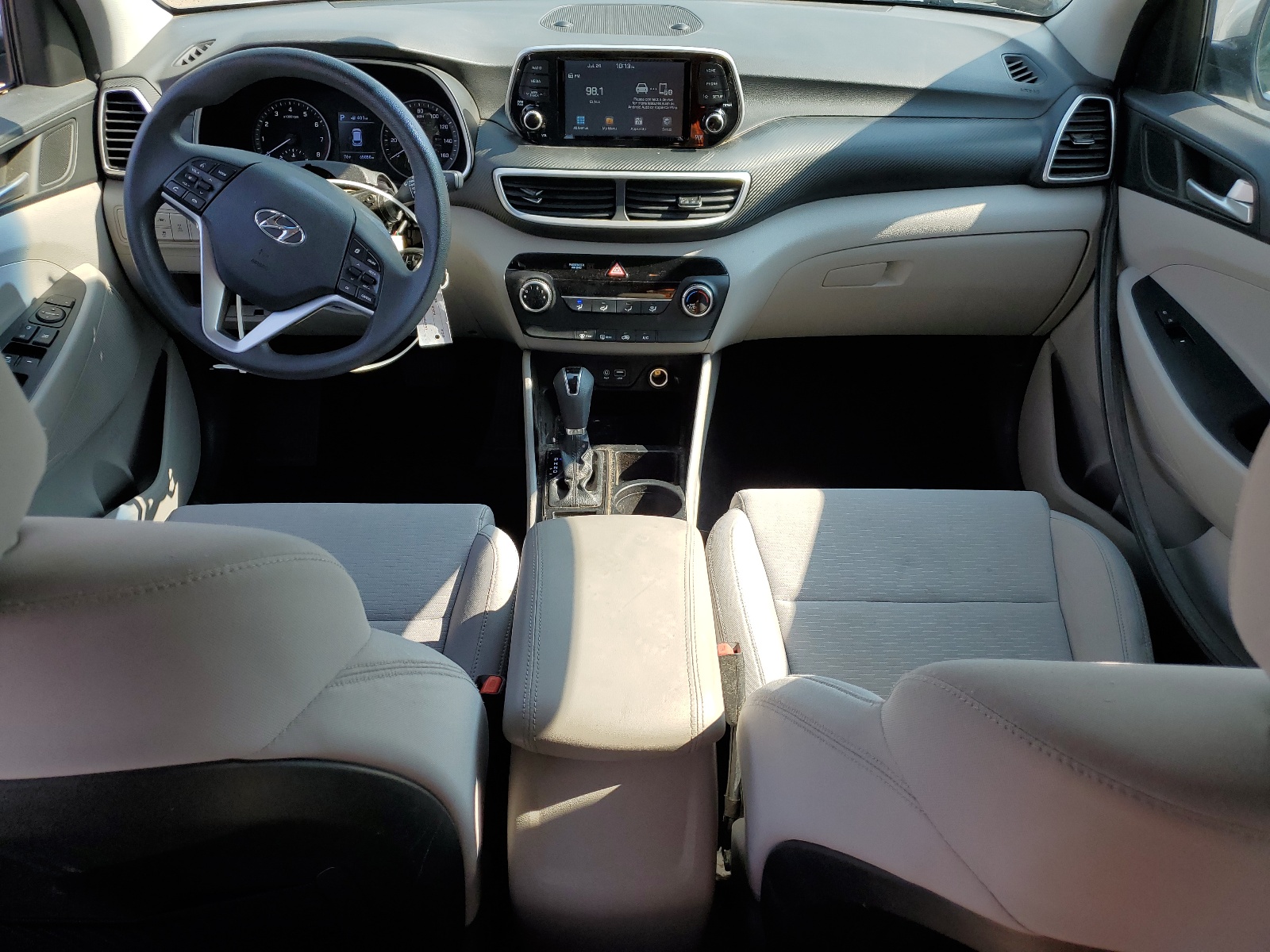 KM8J2CA49KU949135 2019 Hyundai Tucson Se