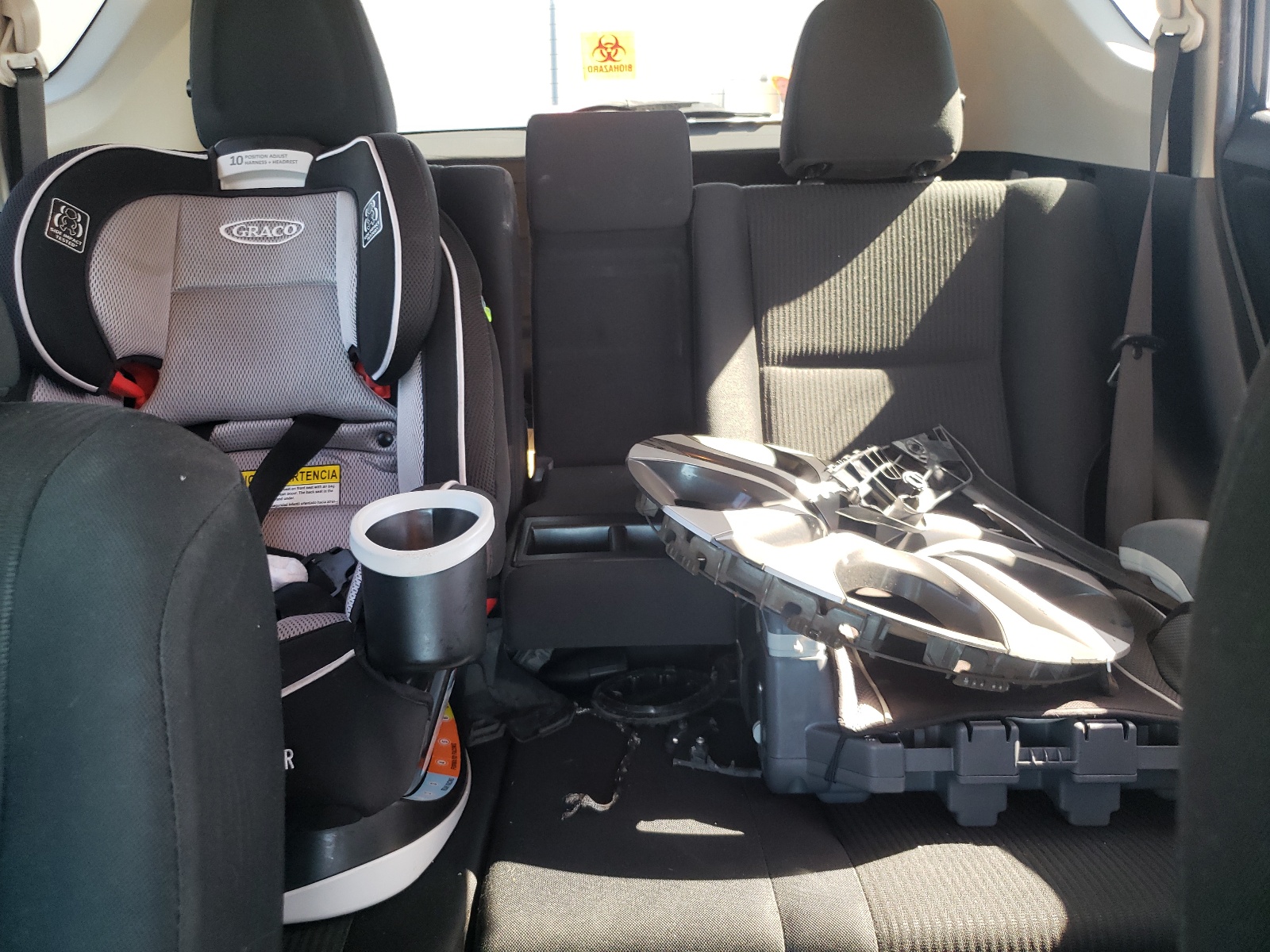 JTMZFREV7JJ210878 2018 Toyota Rav4 Le