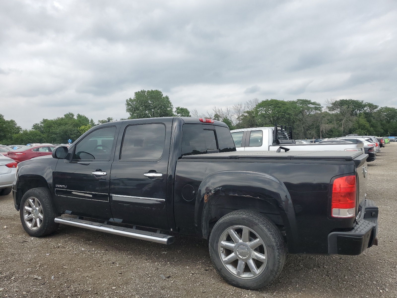 2013 GMC Sierra K1500 Denali vin: 3GTP2XE26DG160364