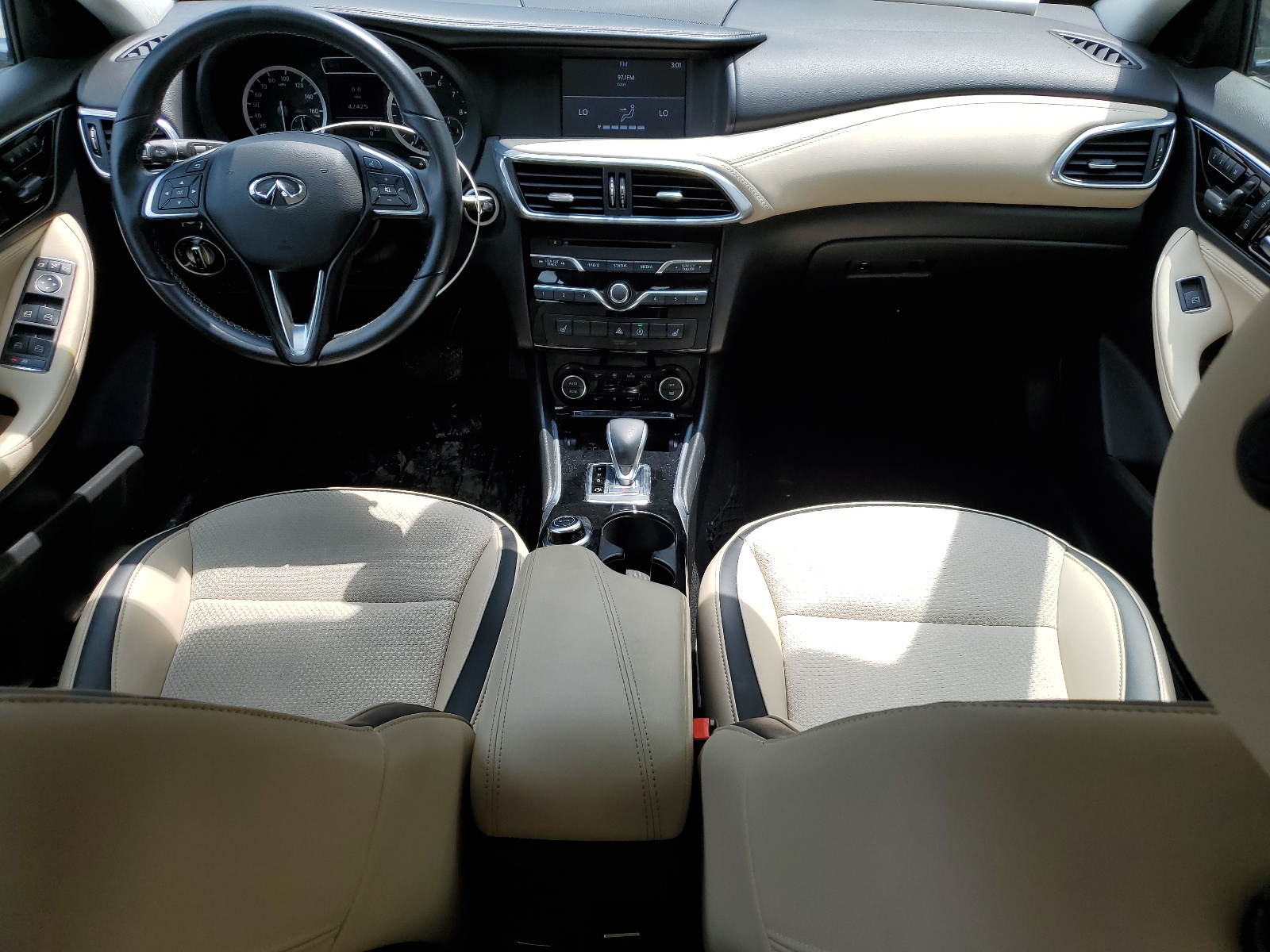 SJKCH5CR7KA007583 2019 Infiniti Qx30 Luxe