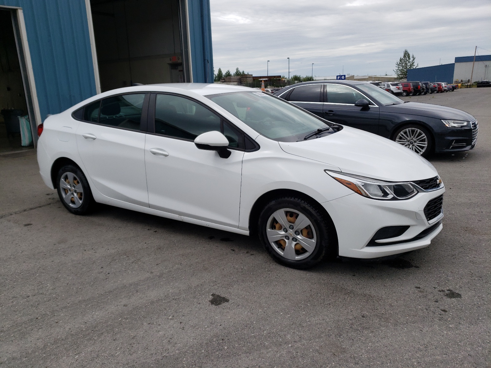 2018 Chevrolet Cruze Ls vin: 1G1BC5SM3J7210820