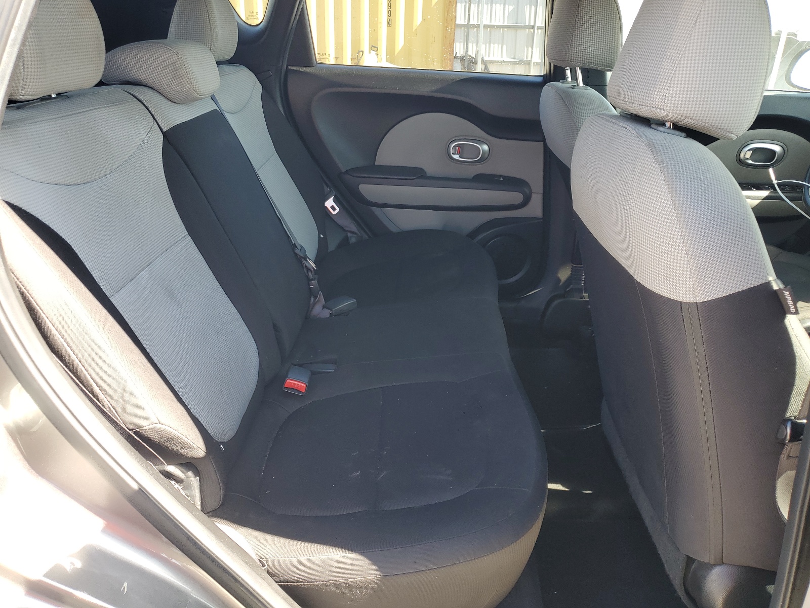 KNDJN2A26J7533108 2018 Kia Soul