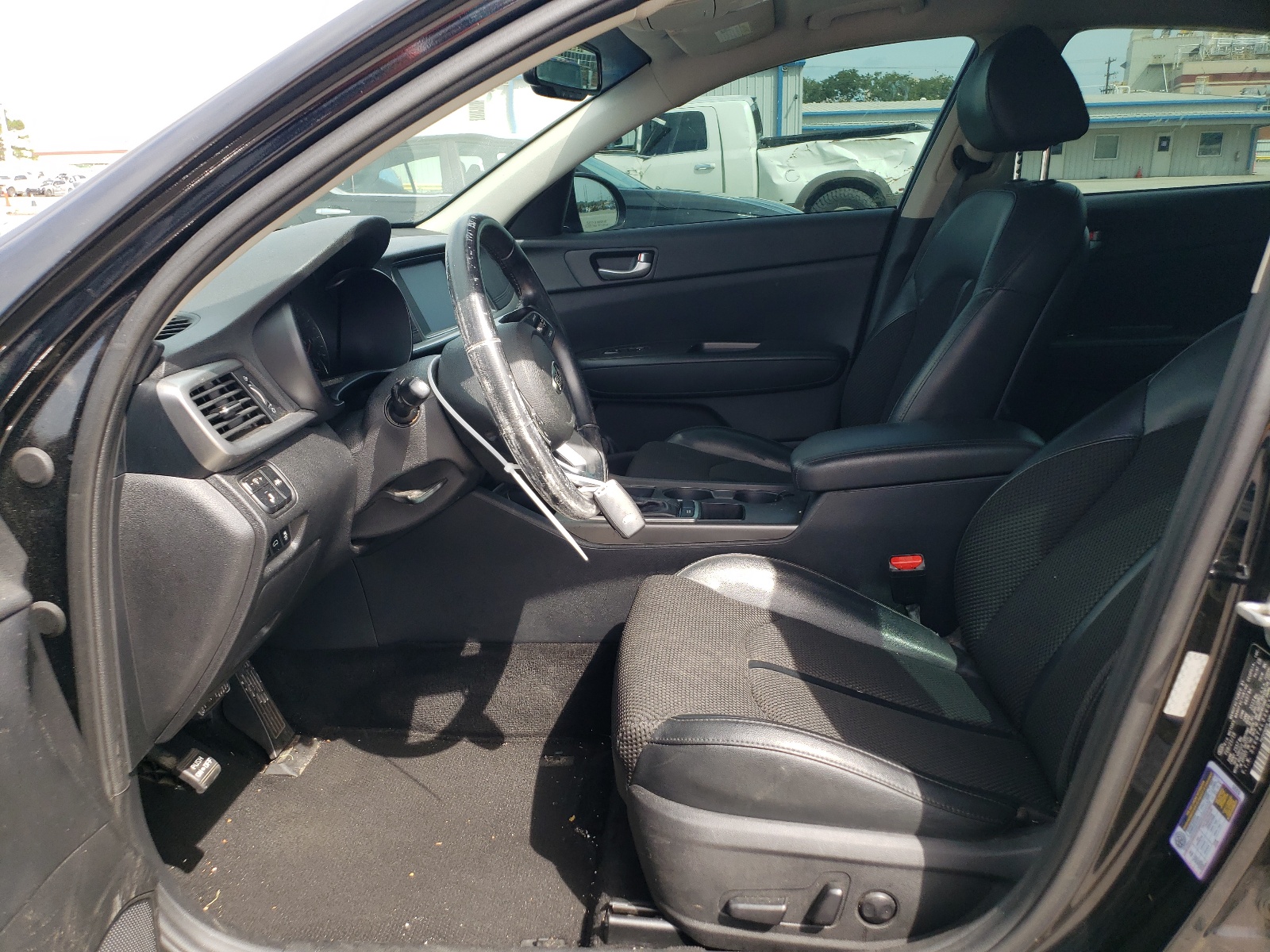 5XXGT4L3XKG353897 2019 Kia Optima Lx