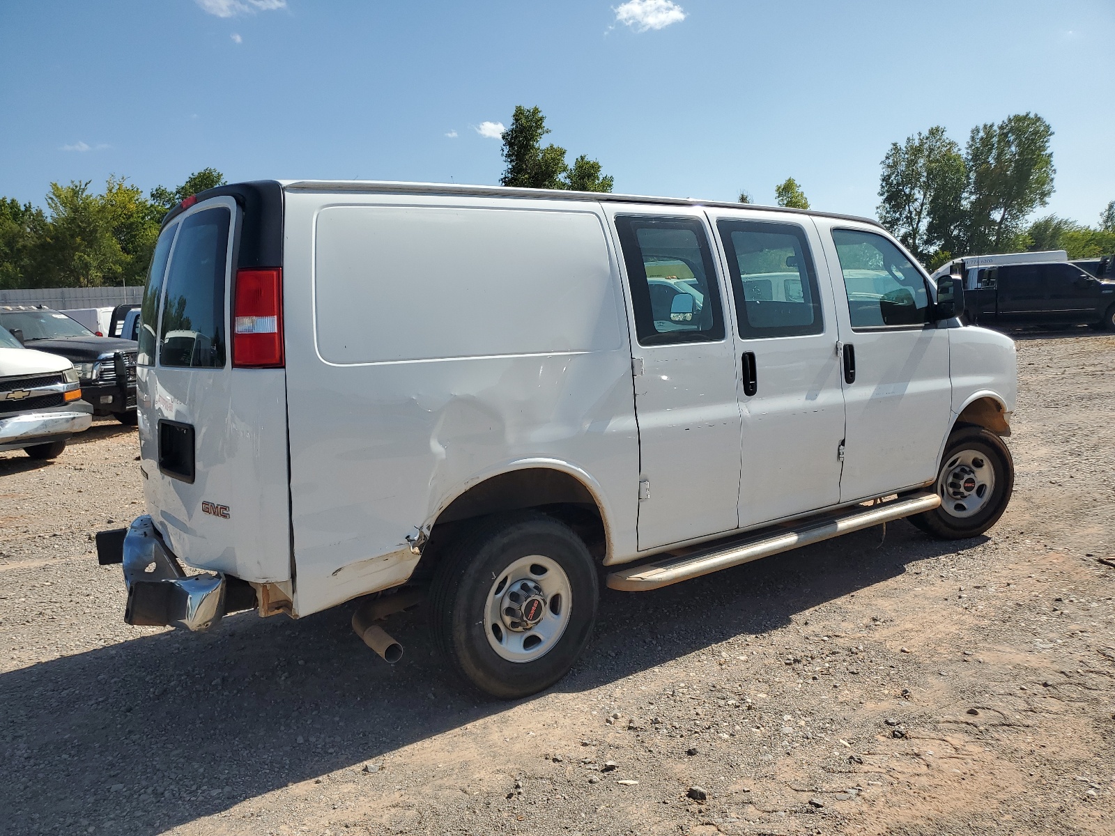 2022 GMC Savana G2500 vin: 1GTW7AFP0N1234382