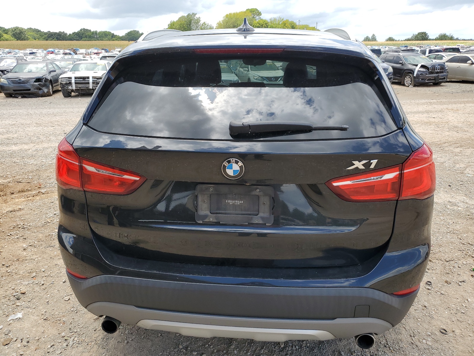 WBXHT3C39J5K25185 2018 BMW X1 xDrive28I