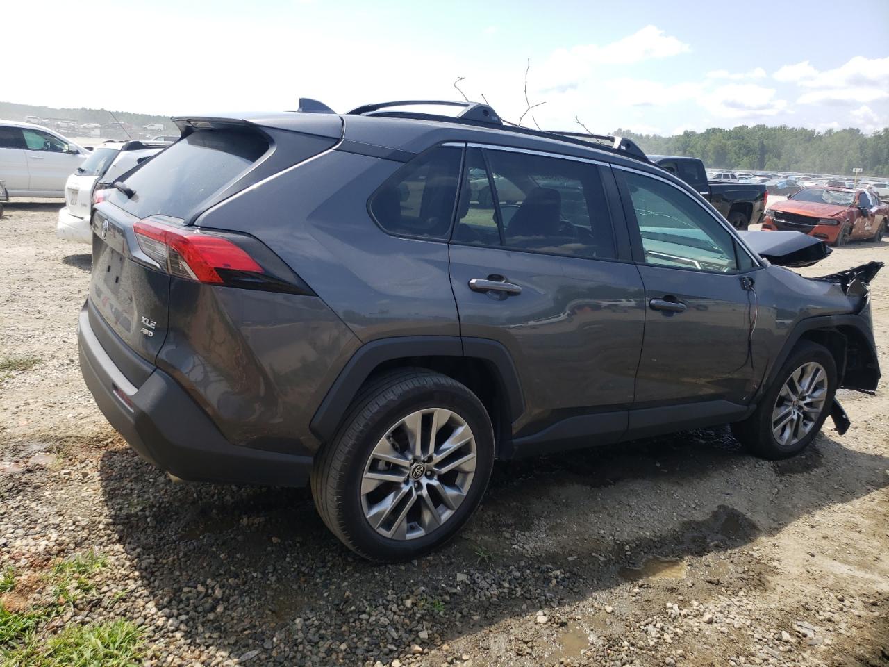 2022 Toyota Rav4 Xle Premium VIN: 2T3A1RFV8NW323482 Lot: 63076944