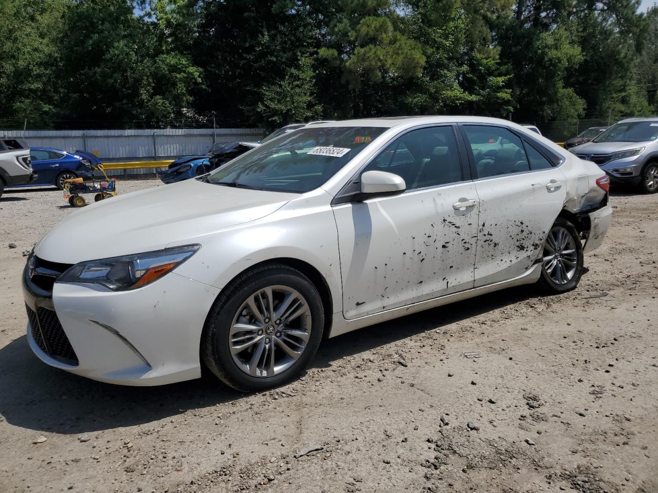 4T1BF1FK5HU758938 2017 TOYOTA CAMRY - Image 1