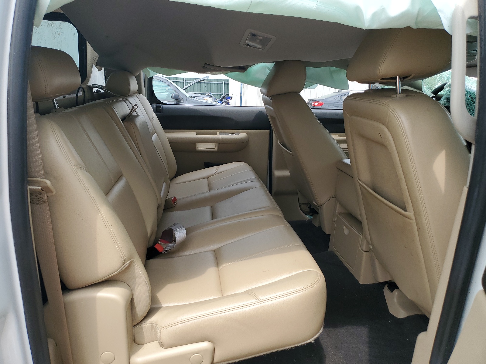 3GCPKSE37BG390553 2011 Chevrolet Silverado K1500 Lt