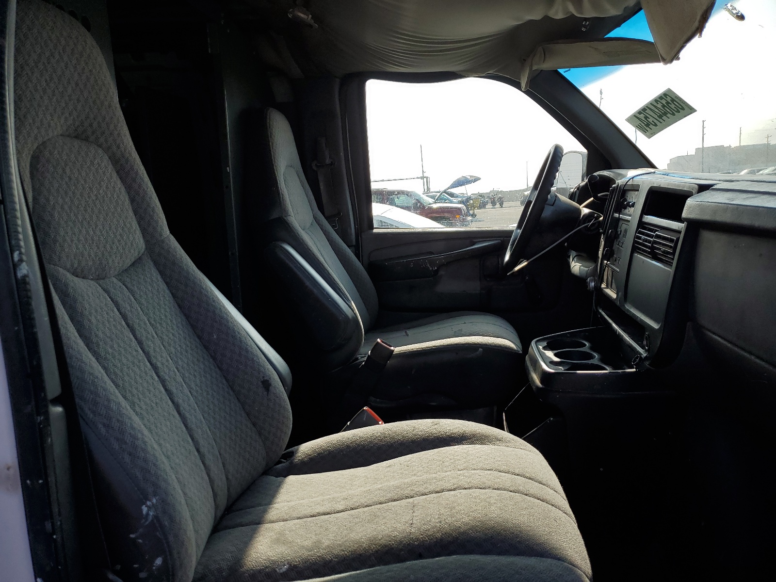 1GCGG25V441232918 2004 Chevrolet Express G2500