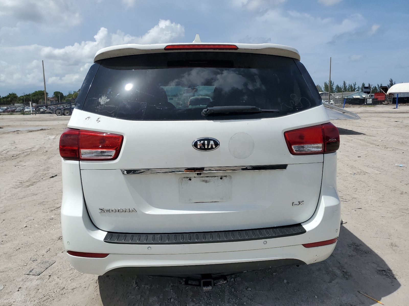 KNDMB5C13H6331676 2017 Kia Sedona Lx