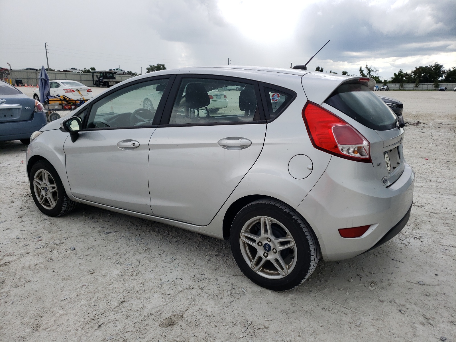 3FADP4EJ8KM151048 2019 Ford Fiesta Se