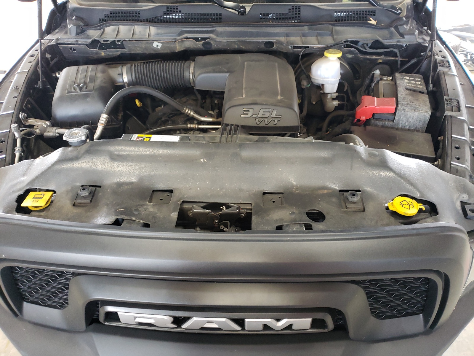 1C6RR7GG3KS670424 2019 Ram 1500 Classic Slt