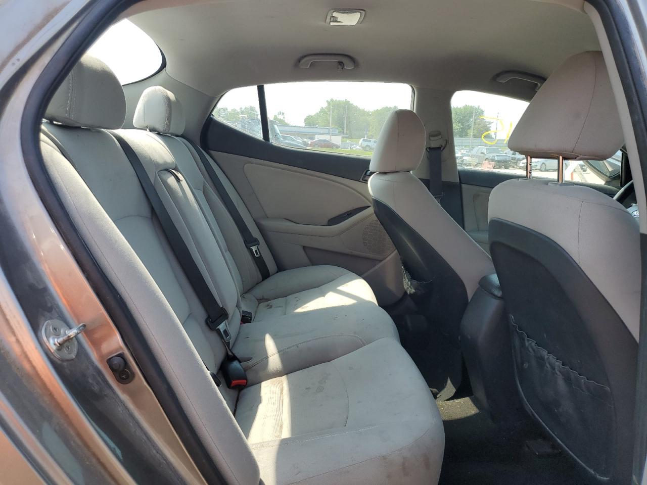 2013 Kia Optima - Image 10