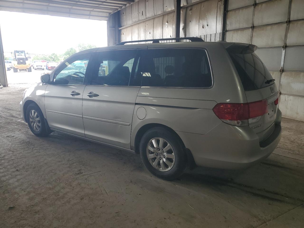 2008 Honda Odyssey - Image 2