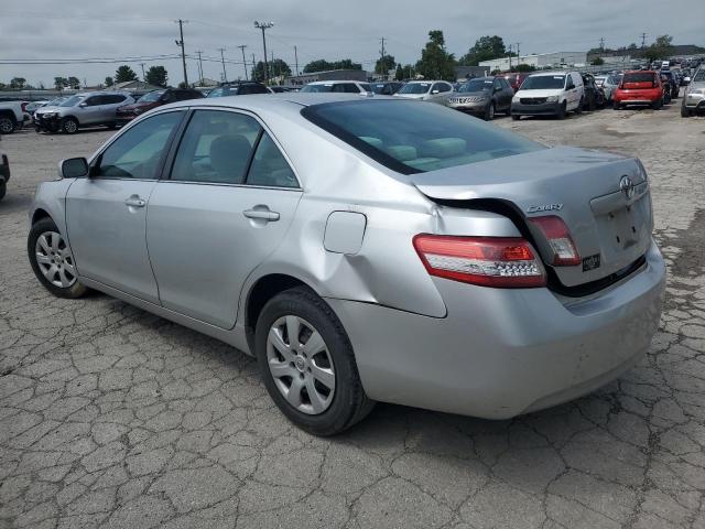 Седани TOYOTA CAMRY 2020 Сріблястий