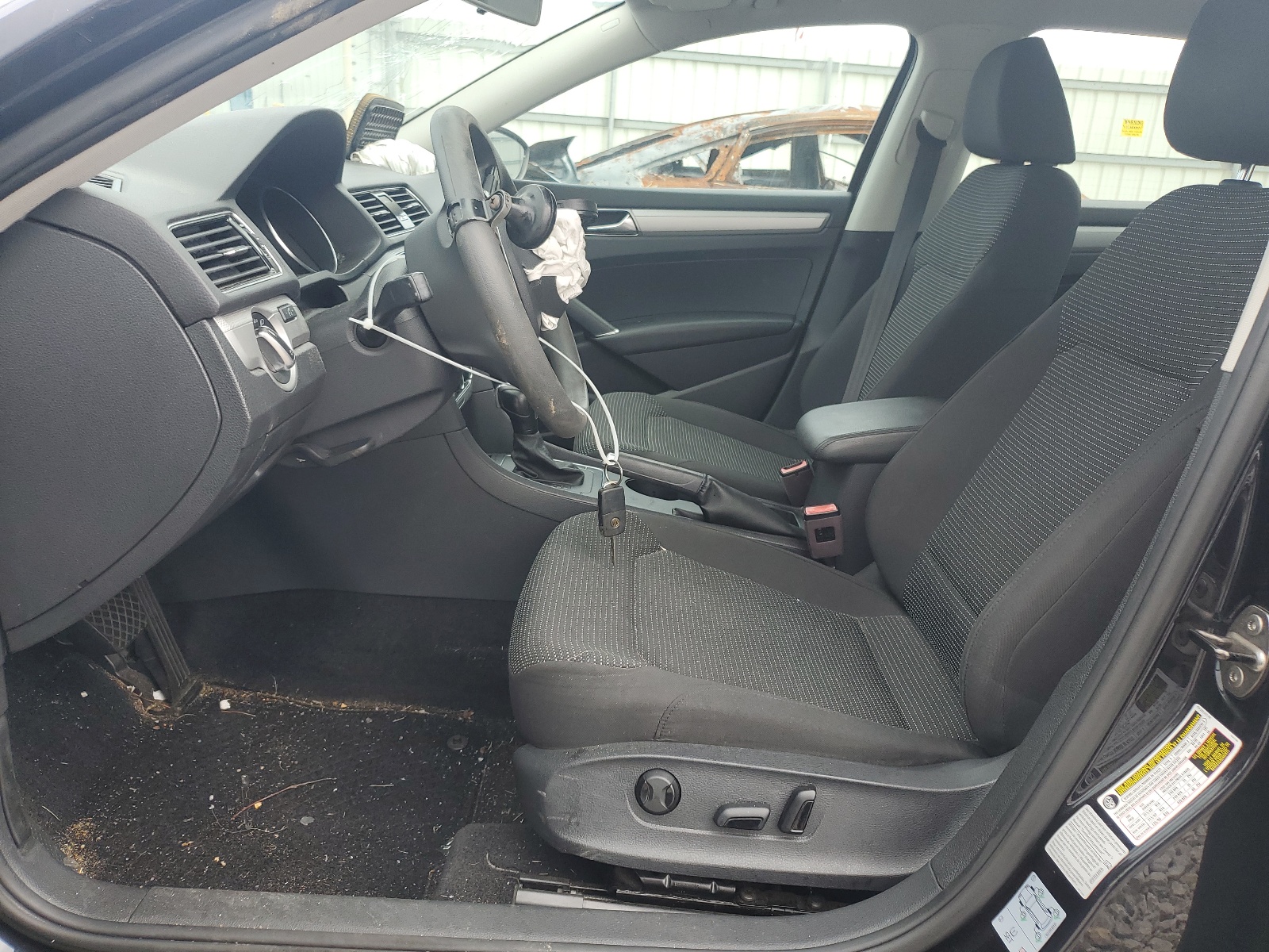 1VWAA7A32JC004342 2018 Volkswagen Passat S