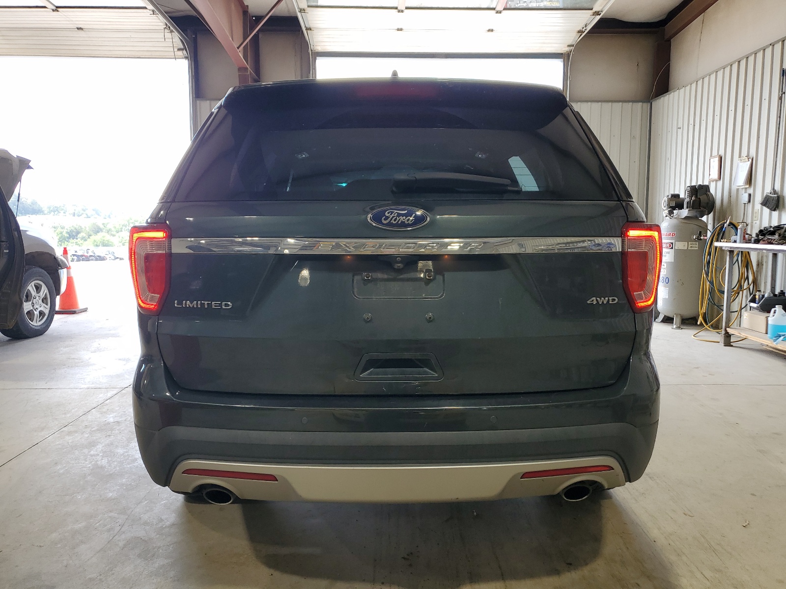 1FM5K8F85GGC90521 2016 Ford Explorer Limited