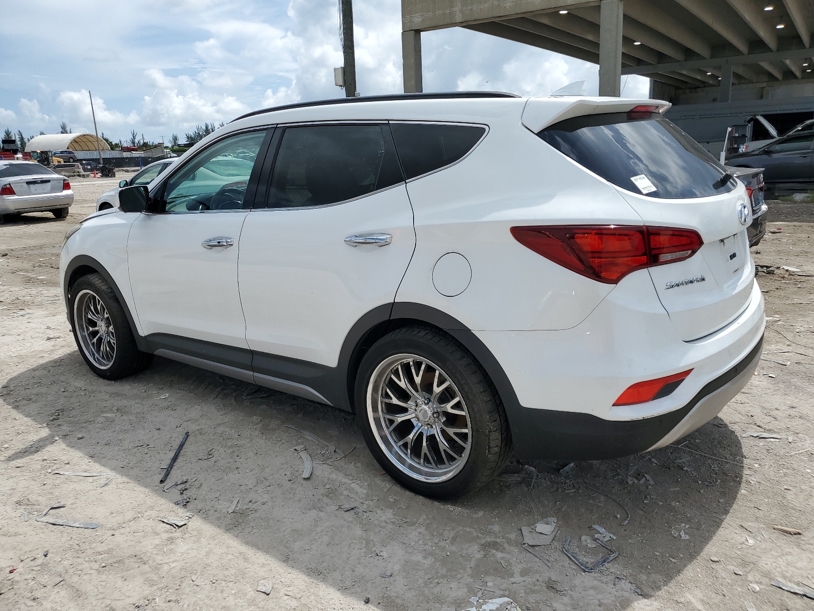 2017 Hyundai Santa Fe Sport vin: 5XYZW4LA2HG477052