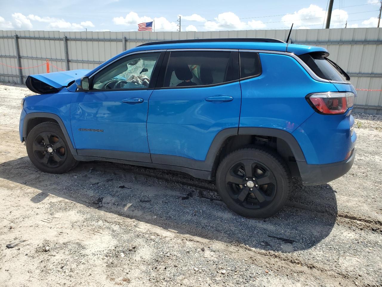 3C4NJDBB6JT434758 2018 JEEP COMPASS - Image 2