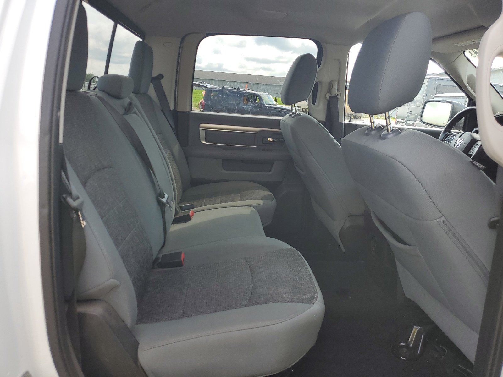 1C6RR7LT5FS666822 2015 Ram 1500 Slt