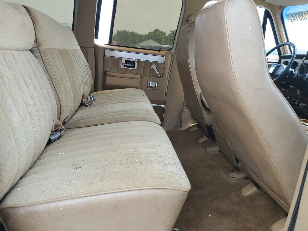 1986 Chevrolet Suburban C2 VIN: 1G8GC26WXGF122203 Lot: 65318614