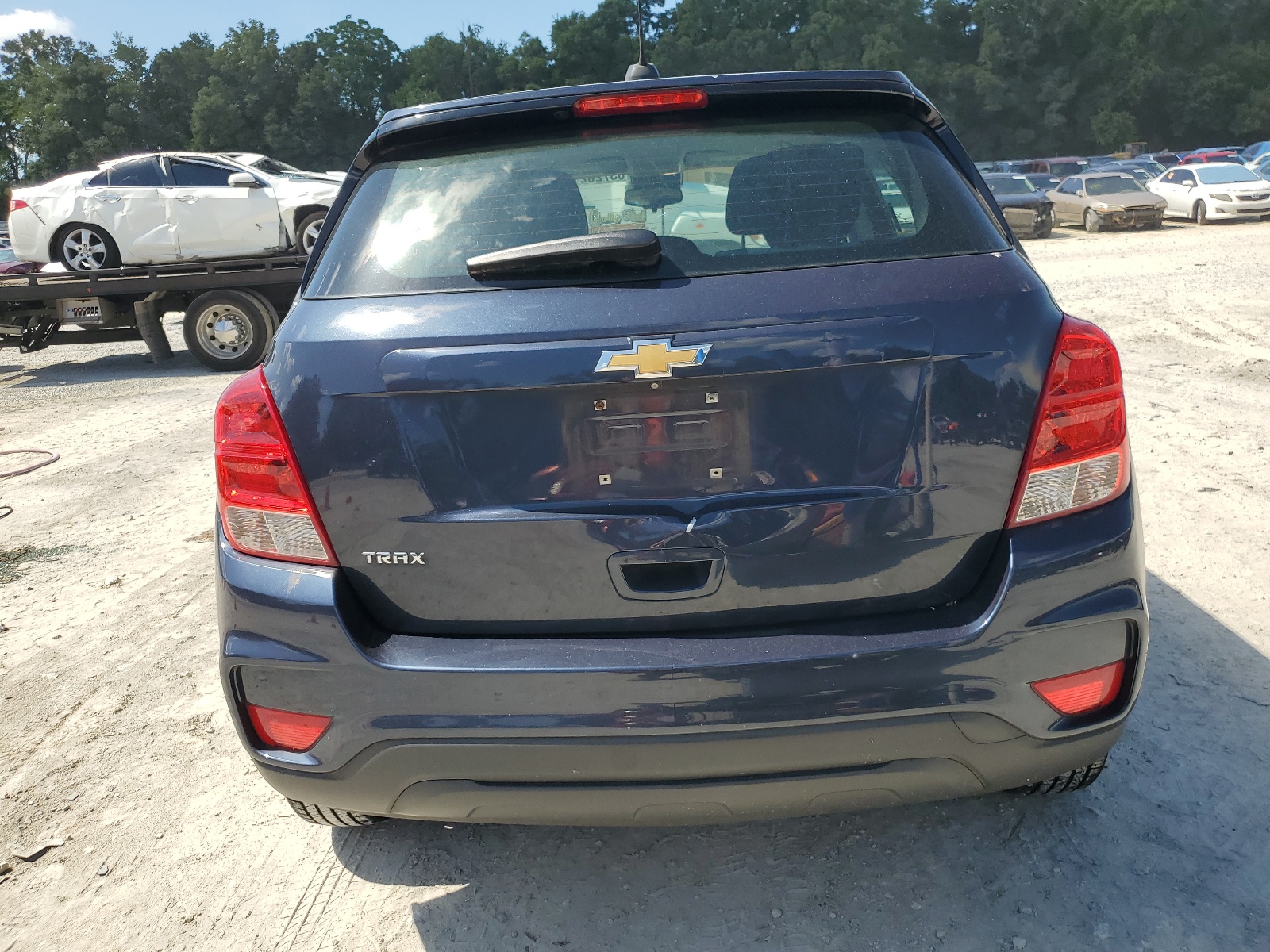 3GNCJKSBXJL235361 2018 Chevrolet Trax Ls