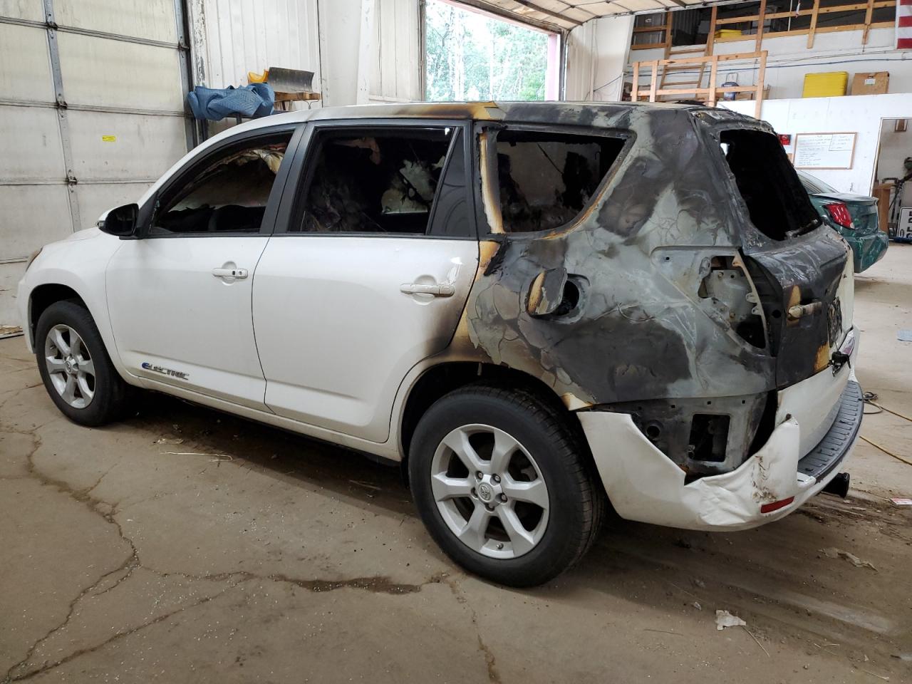 VIN 2T3YL4DV6DW002070 2013 TOYOTA RAV4 no.2