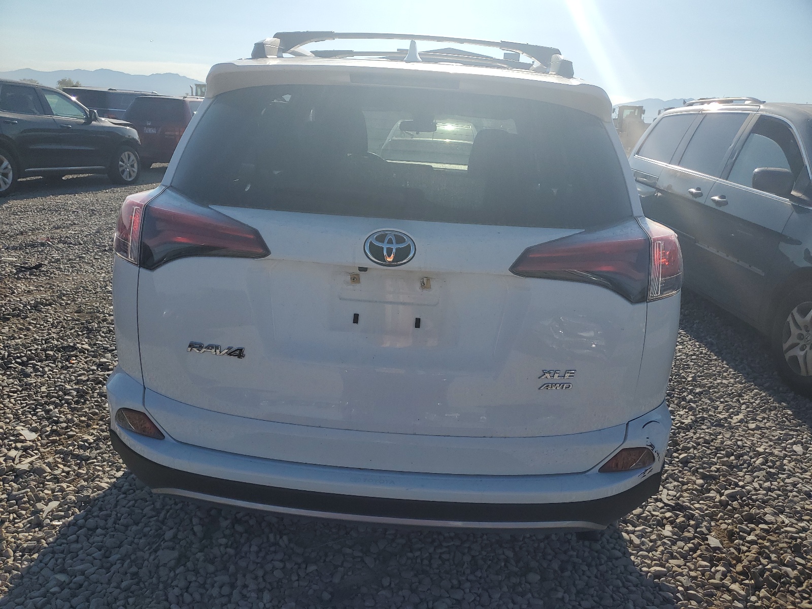 JTMRFREV3HD220784 2017 Toyota Rav4 Xle
