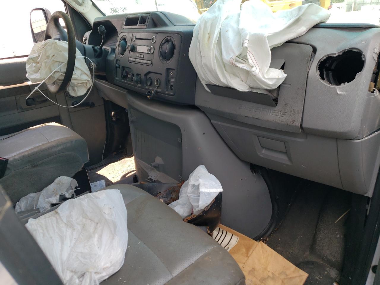 2010 Ford Econoline E350 Super Duty Cutaway Van VIN: 1FDWE3FL1ADA28328 Lot: 61770854