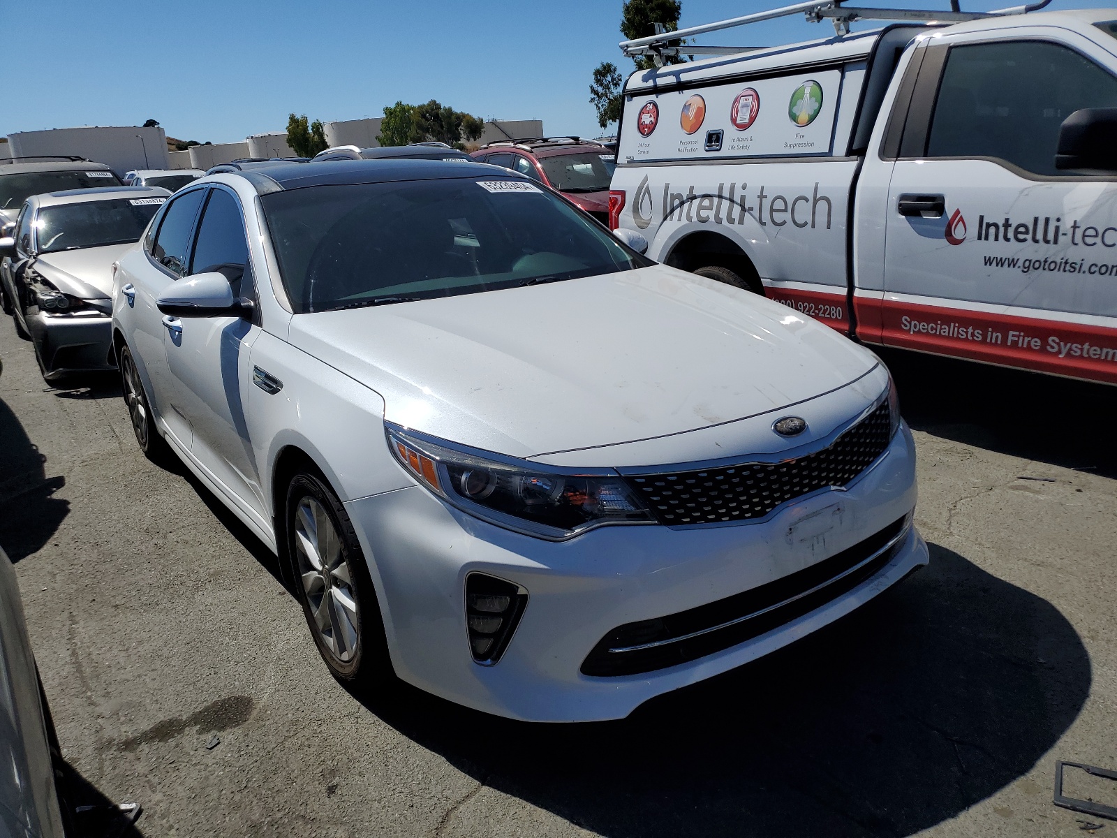 5XXGT4L35JG245668 2018 Kia Optima Lx