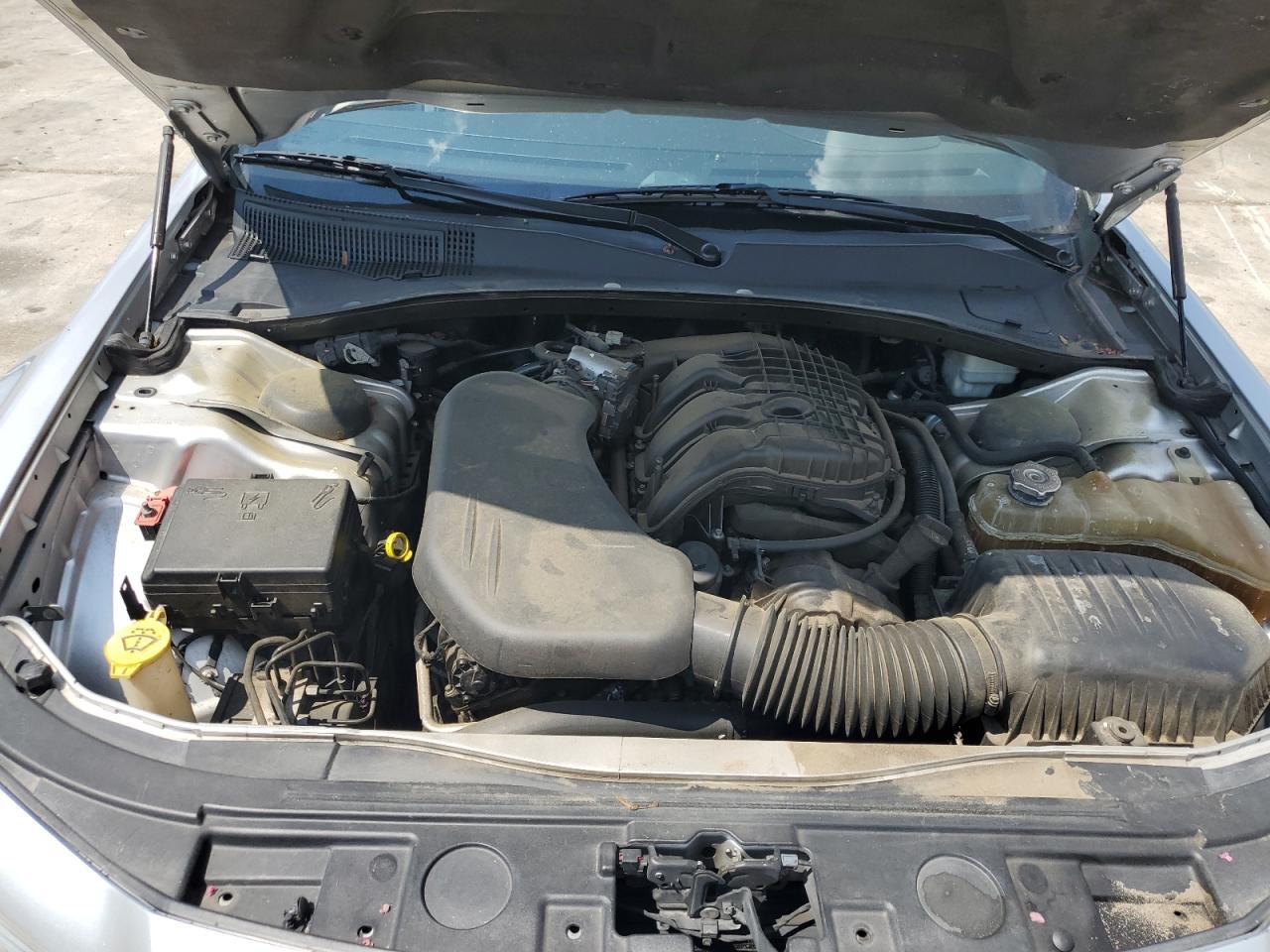 2012 Chrysler 300 - Image 12