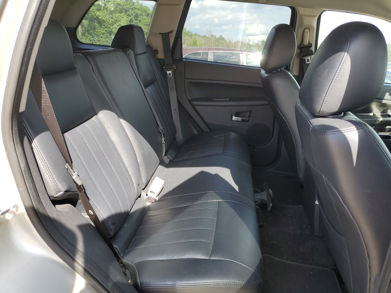 1J4PS4GK6AC152821 2010 Jeep Grand Cherokee Laredo