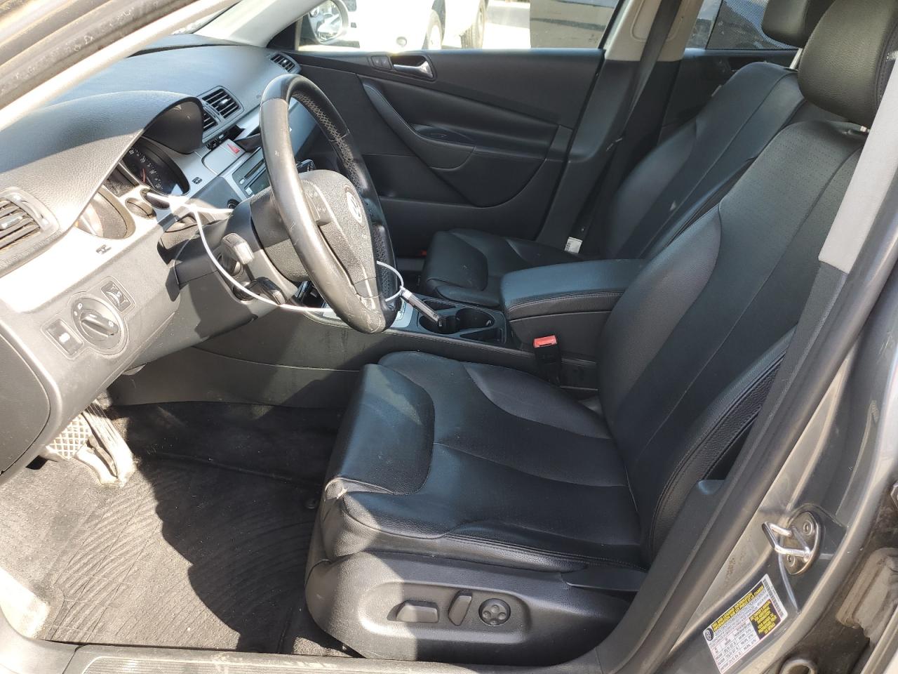 2008 Volkswagen Passat Wagon Komfort VIN: WVWLK73C58E033693 Lot: 61198804