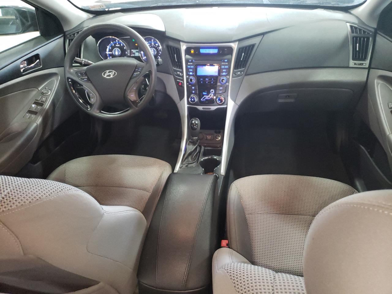 5NPEB4ACXCH413258 2012 Hyundai Sonata Gls