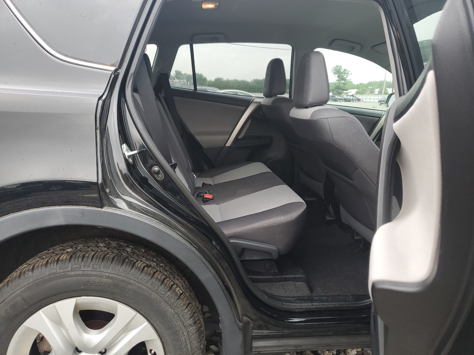 2T3BFREV1FW350449 2015 Toyota Rav4 Le