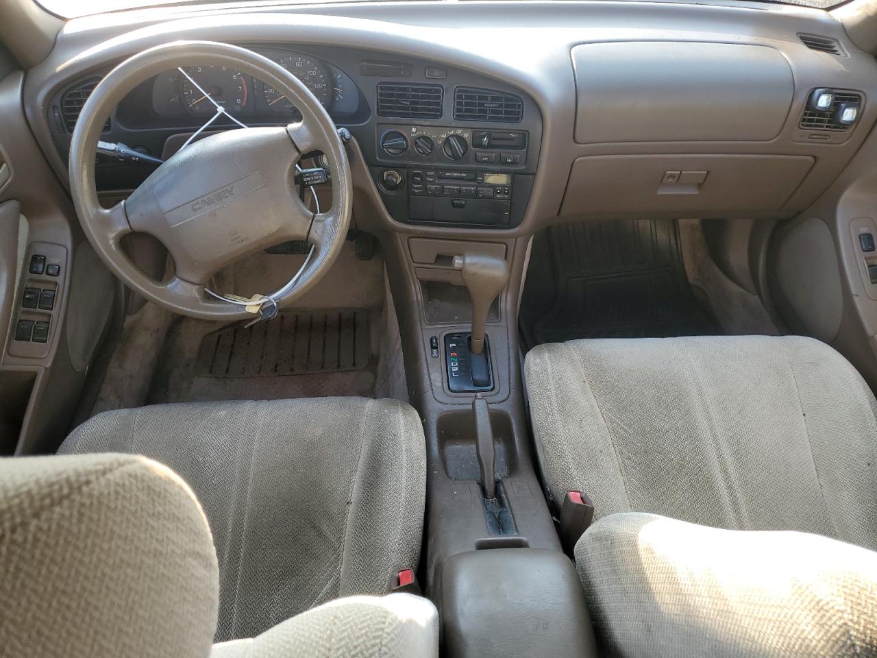 1994 Toyota Camry Le VIN: 4T1SK12E8RU473101 Lot: 64211264