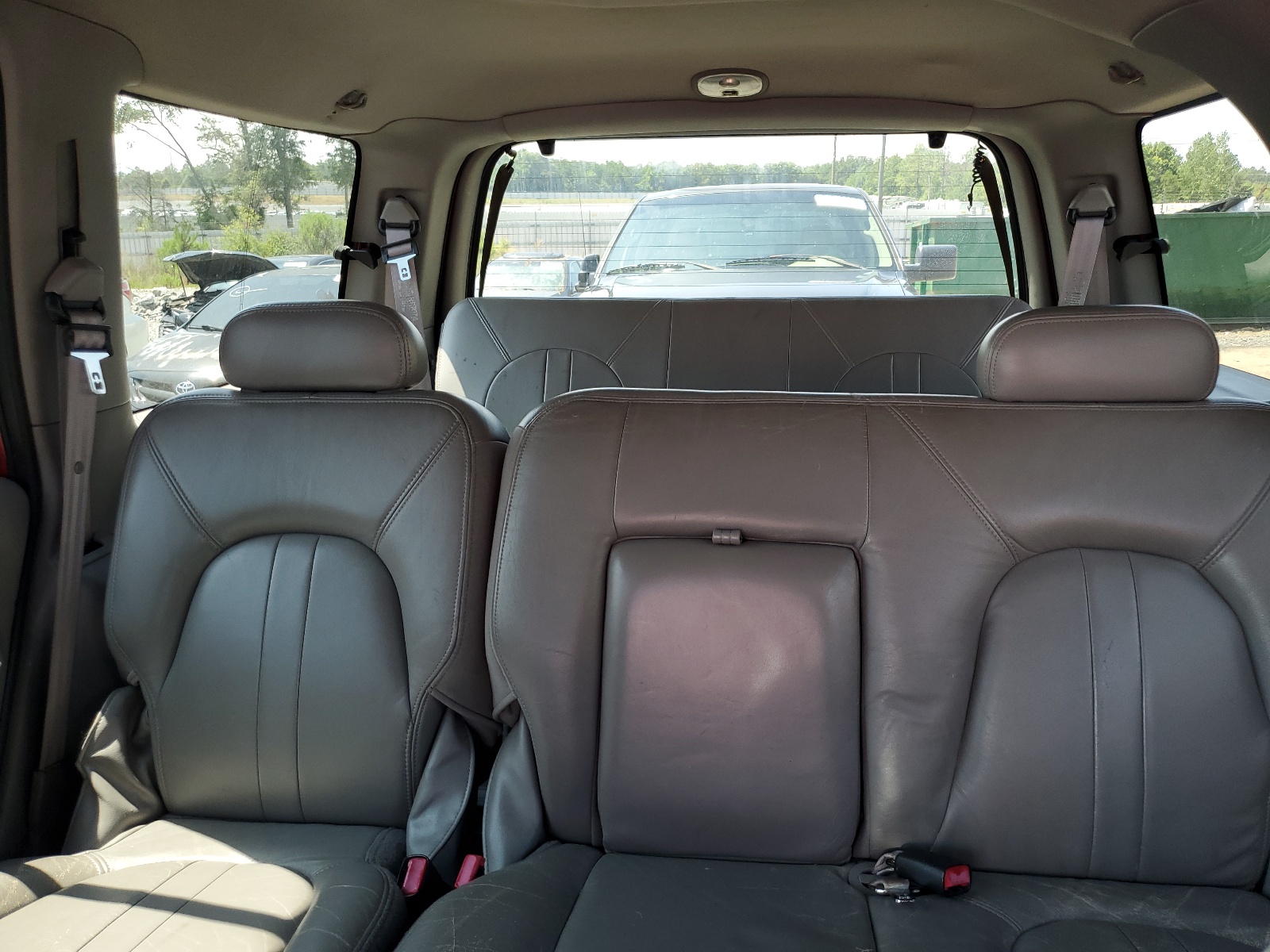 1FMRU17W11LB48410 2001 Ford Expedition Eddie Bauer