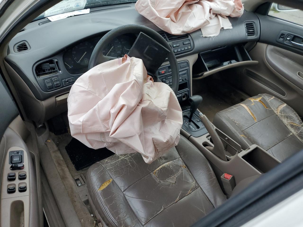 1995 Honda Accord Ex VIN: 1HGCD5656SA004733 Lot: 63668754