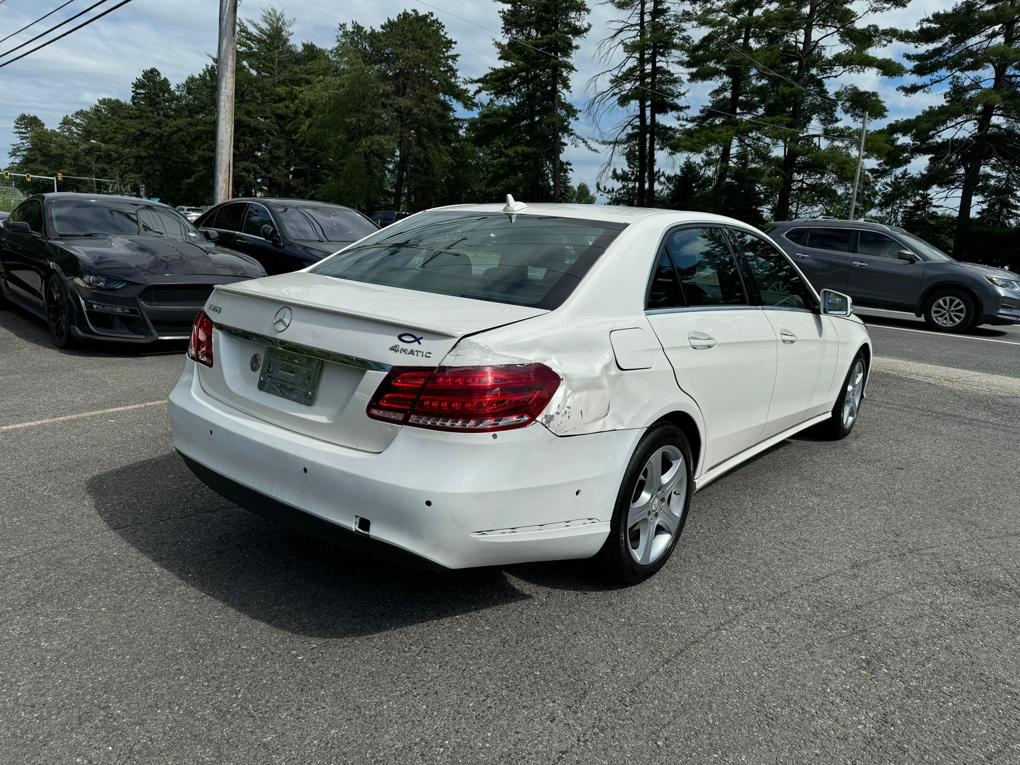 2015 Mercedes-Benz E 350 4Matic vin: WDDHF8JB9FB138445