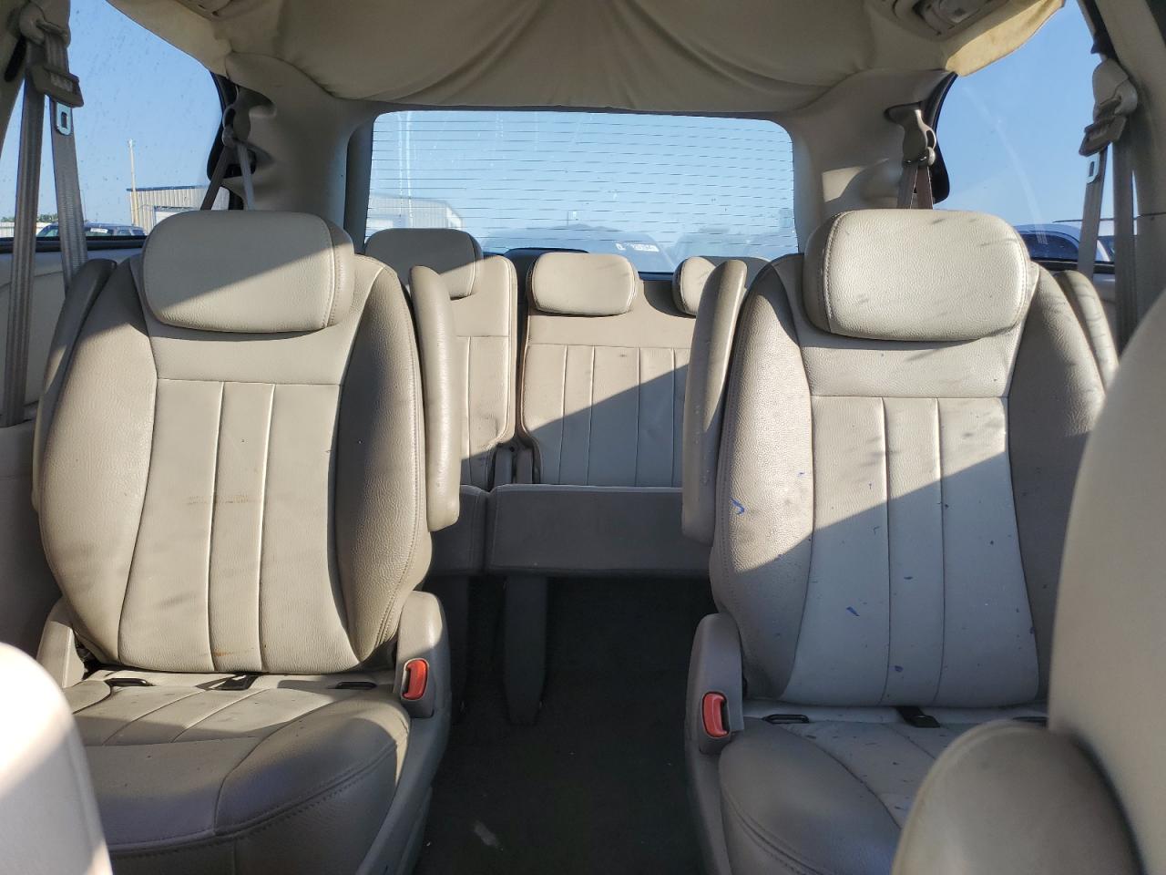 2005 Chrysler Town & Country Touring VIN: 2C4GP54L75R347656 Lot: 62744214