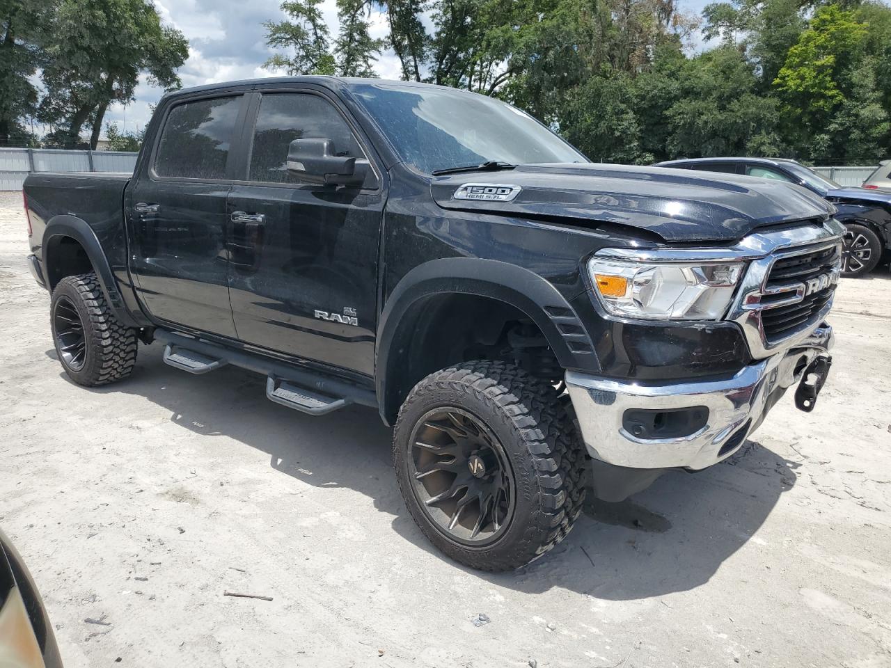 VIN 1C6RREFT6KN851647 2019 RAM 1500 no.4