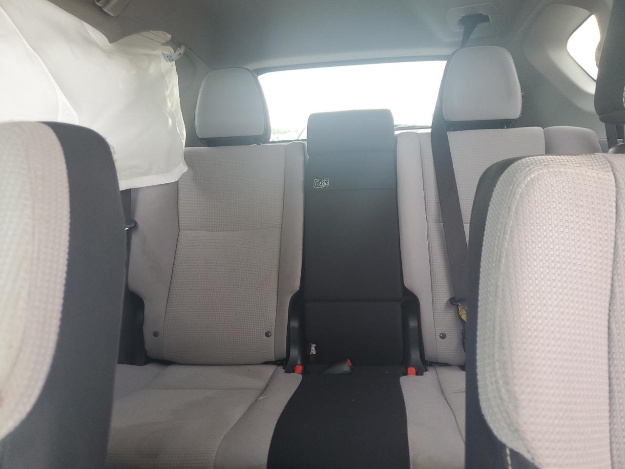 2017 Toyota Rav4 Hv Le VIN: JTMRJREV9HD114547 Lot: 63426394